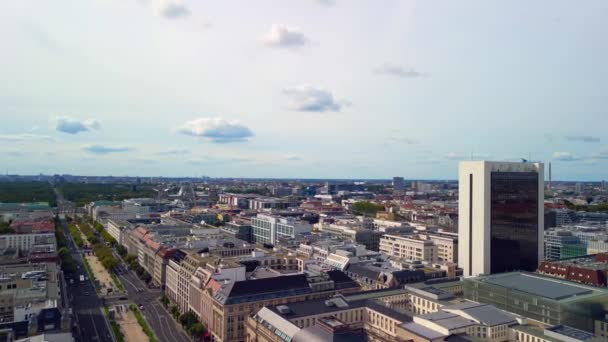 Stunning Aerial View Flight Pan Right Drone Brandenburg Gate Tower — Stock Video