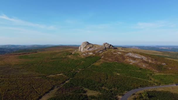 Dron Przelatujący Nad Dartmoor Haytor Devon Anglia Wielka Brytania — Wideo stockowe