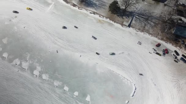 Luchtfoto Sportwagens Glijden Drijven Ijsbaan Poynette Wisconsin Drone — Stockvideo