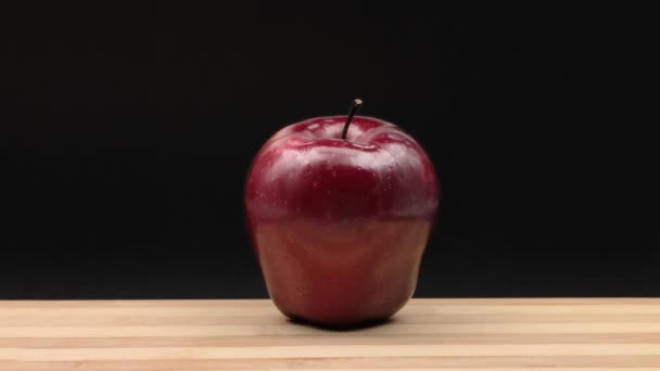 Pomme Rouge Tourbillonnante Est Hachée Animation Stop Motion — Video