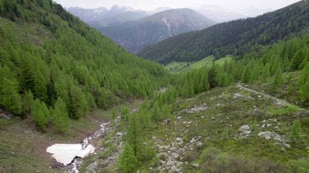 Images Aériennes Drones Inversant Lentement Travers Paysage Montagneux Avec Des — Video