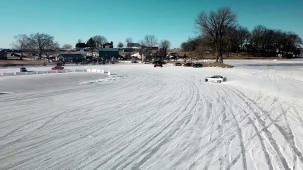 Siguiendo Coche Deriva Que Está Deslizando Pista Hielo Lago Congelado — Vídeos de Stock