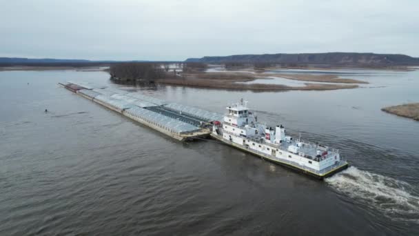 Approche Lansing Iowa Remorqueur Poussant Des Barges Vers Nord Sur — Video