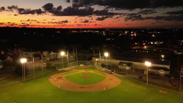 Timelapse Aéreo Del Campo Béisbol Iluminado Hora Azul — Vídeo de stock