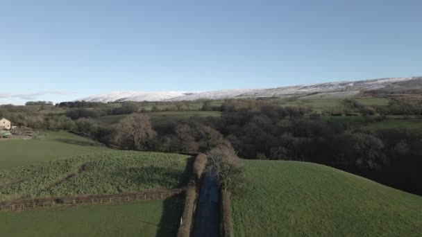 Rolando Colinas Verdes Lancaster Polvilhado Com Neve Dia Outono Aéreo — Vídeo de Stock