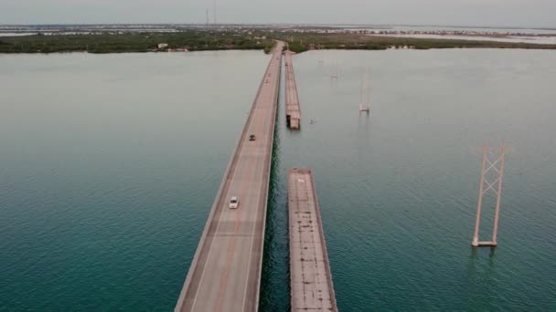 Luchtopname Van Florida Keys Bridge Tijdens Zonsondergang Kleurrijke Luchten — Stockvideo