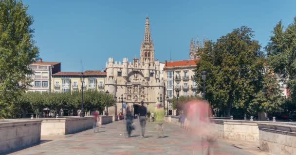 Burgos Bridge Łuk Santa Maria Timelapse Latem Rano Błękitnym Niebem — Wideo stockowe