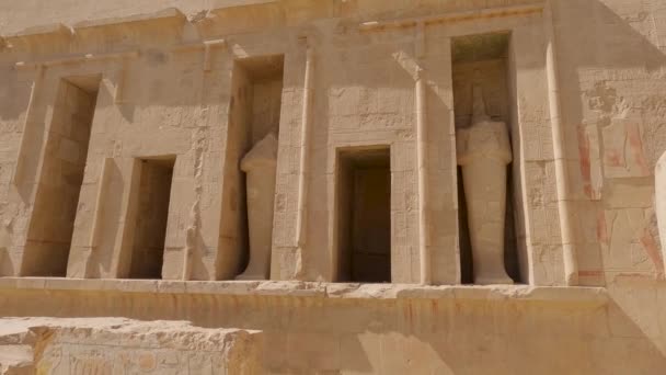 Sisa Sisa Patung Yang Hancur Kuil Makam Hatshepsut Deir Bahari — Stok Video