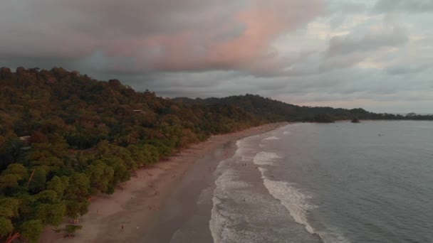 Gün Batımında Espadilla Sahilinin Havadan Görünüşü Kosta Rika Nın Pasifik — Stok video