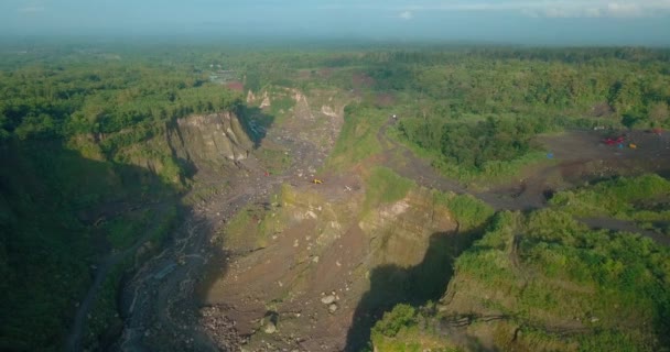 Aerial Shot Big Valley Slope Volcano Path Lava Flows Volcano — Vídeo de stock