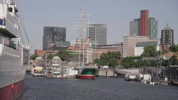 Gündüz Vakti Hamburg Landungsbrcken Gökyüzü Bin Elbe Nehri Panorama — Stok video