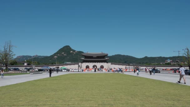 Gwanghwamun Kapu Széles Kilátás Felújított Gwanghwamun Plaza Forgalom Turisták Utazó — Stock videók