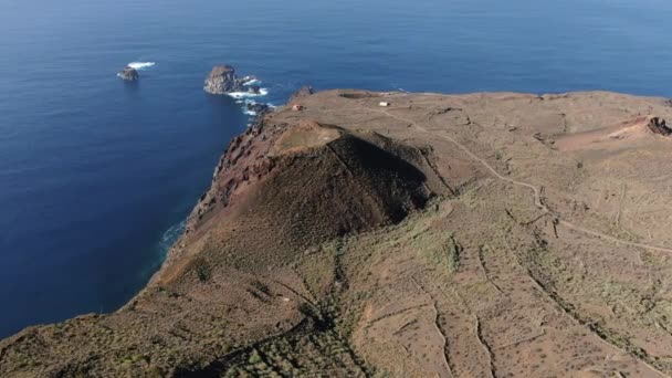 Hierro Volkanlarının Yörüngesinde Muhteşem Bir Hava Görüntüsü Arka Planda Hierro — Stok video