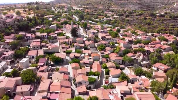 Luchtfoto Drone Beelden Van Traditioneel Plattelandsdorp Lofou Limassol Cyprus Onthulling — Stockvideo