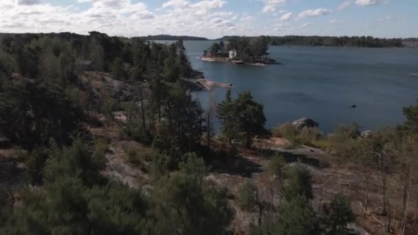 Finlandiya Takımadaları Ndaki Yeşil Rocky Adaları Nın Havadan Çekilmiş Görüntüleri — Stok video