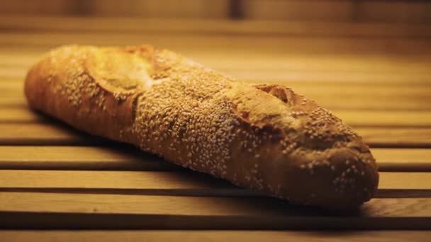 Lange Warme Panini Mit Weißmehl Und Mehr Sesam Holzofen Gebacken — Stockvideo