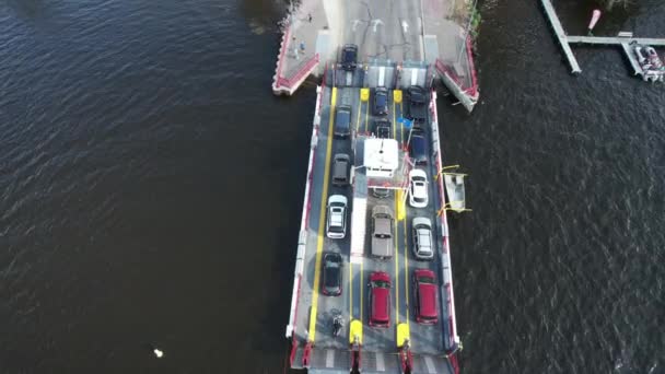 Merrimac Car Ferry Cruza Río Wisconsin — Vídeo de stock