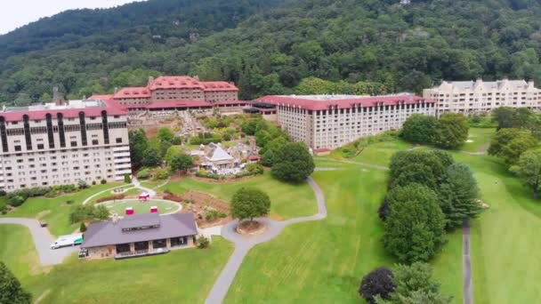 Drone Video Convention Center Pole Golfowe Grove Park Inn Asheville — Wideo stockowe