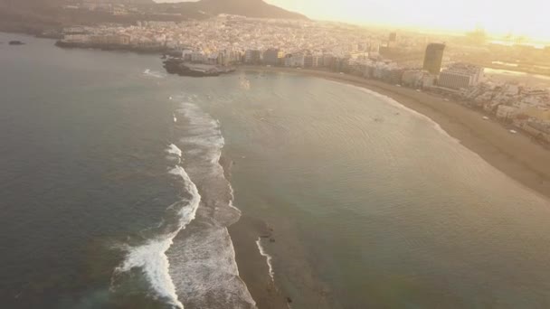 Fantástico Plano Aéreo Desarrollo Amanecer Mostrando Barrera Natural Playa También — Vídeos de Stock