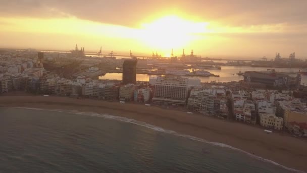 Fantástico Tiro Aéreo Para Trás Nascer Sol Sobre Praia Las — Vídeo de Stock