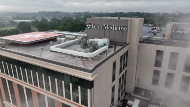 Pennsylvania Lancaster Daki Penn Tıp Binasından Uzaklaşın Helikopter Pisti Ile — Stok video