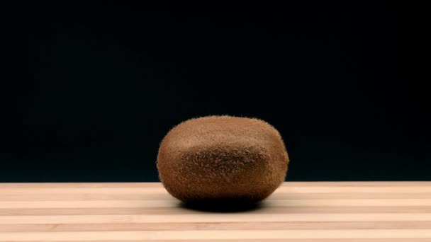 Whirling Kiwi Chopped Stop Motion Animation — Stock Video