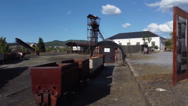 Antigua Torre Minera Edificios Una Mina Subterránea Carbón Llamada Pozo — Vídeos de Stock