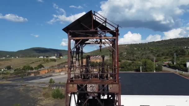 Antigua Torre Minera Edificios Una Mina Subterránea Carbón Llamada Pozo — Vídeo de stock