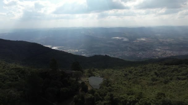 Ilmainen Ramppi Extremassa Minas Gerais Brasilia Paljastaen Hämmästyttävän Luonnon Kukkuloilla — kuvapankkivideo