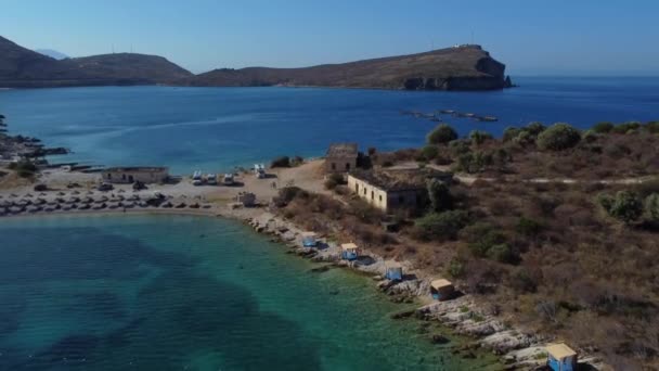 Drone Shot Van Albanese Kust Middellandse Zee Drone Vliegt Ondiep — Stockvideo
