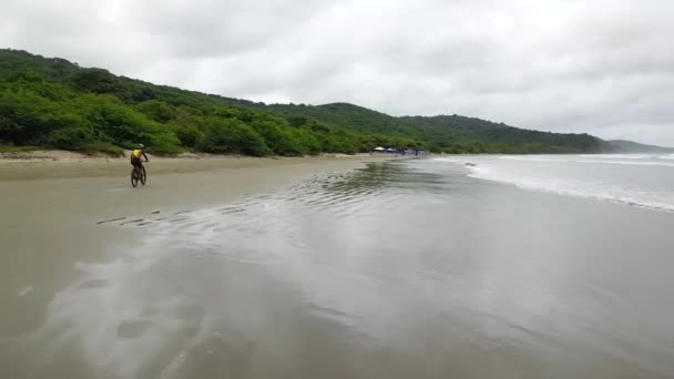Rowerzysta Plażowy Nikaragua San Juan Sur Konkurencja Mtb Plaży Nikaragua — Wideo stockowe
