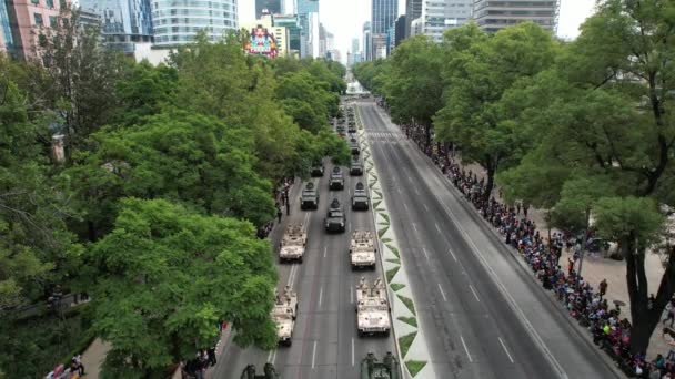 Drohnenaufnahmen Der Neuen Panzer Der Mexikanischen Armee Während Der Militärparade — Stockvideo