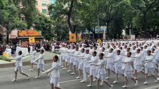 Zeitlupenaufnahme Des Krankenpflegezuges Der Mexikanischen Armee Während Der Militärparade — Stockvideo