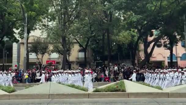 Slow Motion Shot Meksykańskiego Korpusu Marynarki Wojennej Podczas Parady Wojskowej — Wideo stockowe