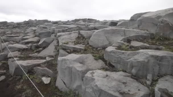 Великі Скелі Стежці Сільській Ісландії Пліснявою Бічні Доріжки — стокове відео