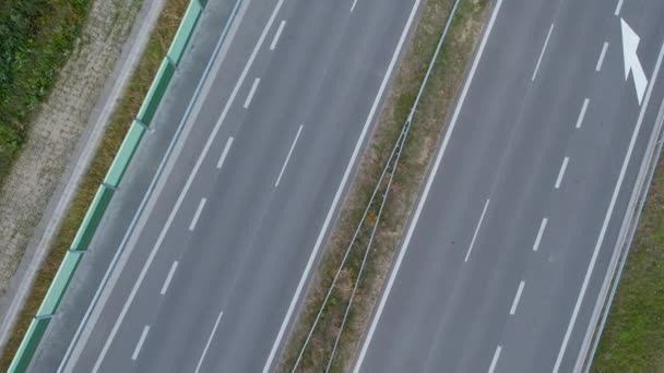 Drone Tournant Tiré Sur Autoroute Vide Pologne Europe Autoroute — Video
