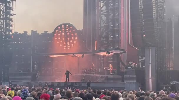 Ручная Съемка Спектакля Rammstein Сцене Эстонии — стоковое видео