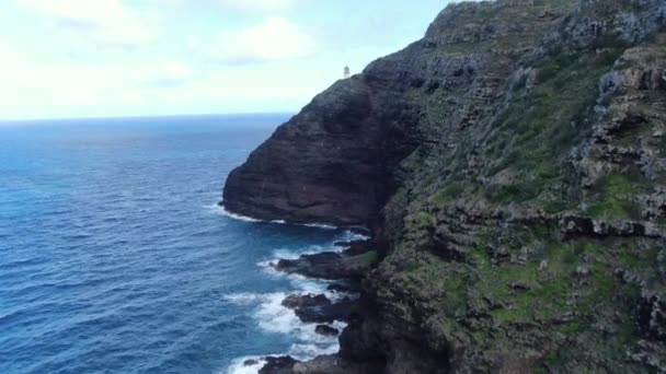 Magníficas Vistas Costeiras Das Escarpadas Falésias Vulcânicas Farol Makapu Paralaxe — Vídeo de Stock