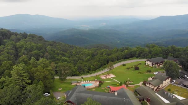 Drone Video View Smoky Mountains Resort Little Switzerland Summer Day — стокове відео