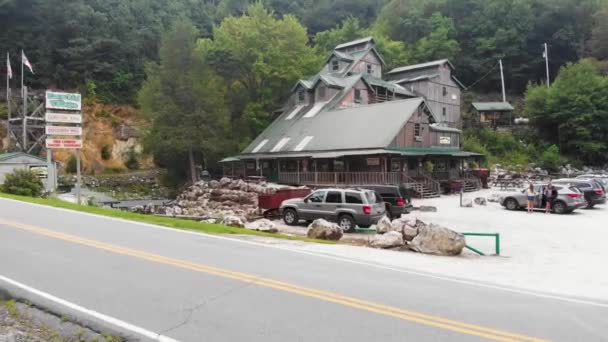 Drone Video Emerald Village Cerca Little Switzerland Día Verano — Vídeo de stock