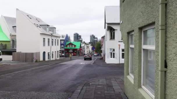 Centrum Dzielnicy Jazdy Samochodem Reykjaviku Islandia Gimbal Wideo Idąc Przodu — Wideo stockowe