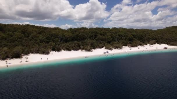 Pan Drone Shot Lake Mckenzie Australia Diciembre Verano — Vídeos de Stock