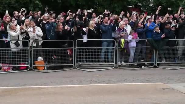 Armée Cheval Descend Dans Centre Londres Par Hyde Park Londres — Video