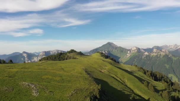 Pemandangan Hijau Yang Indah Pegunungan Alpen Perancis — Stok Video