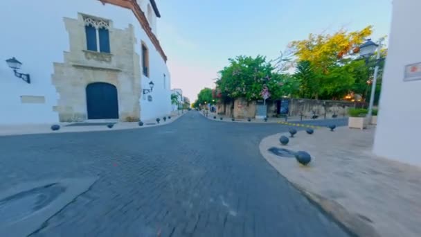 Carriles Medievales Piedra Adoquinada Calle Arzobispo Merino Santo Domingo República — Vídeos de Stock