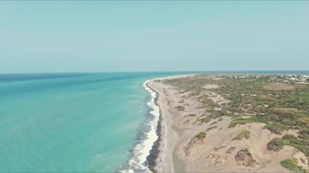 Flygfoto Flyger Längs Kusten Dunes Bani Dominikanska Republiken Omvänd Drönare — Stockvideo