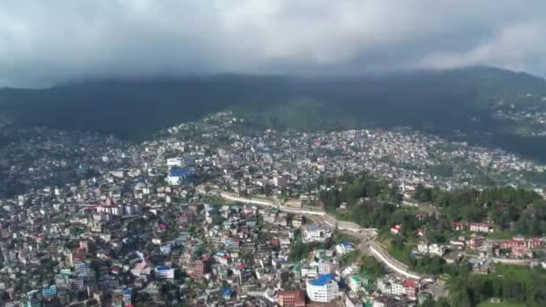 Vista Aérea Ciudad Hill Que Muestra Deforestación — Vídeos de Stock