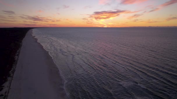 Altın Gün Batımında Baltık Denizi Nin Havadan Görünüşü Polonya Nın — Stok video