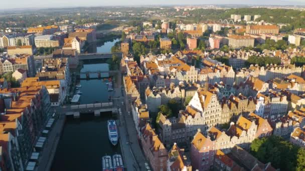 Sestupné Shot Nad Gdaňsk Staré Město Krásný Letní Den — Stock video