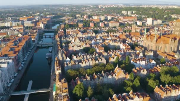 Birds Eye View Van Oude Binnenstad Van Gdansk Mooie Zomerochtend — Stockvideo